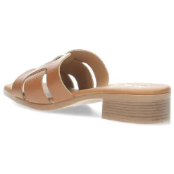 Cognac slippers