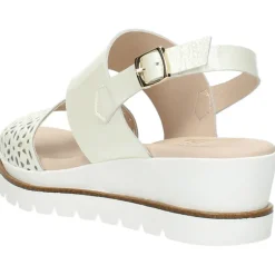 Ecru sandalen
