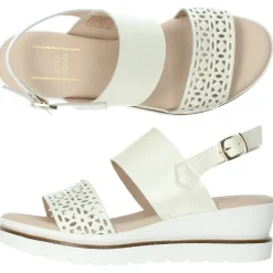 Ecru sandalen