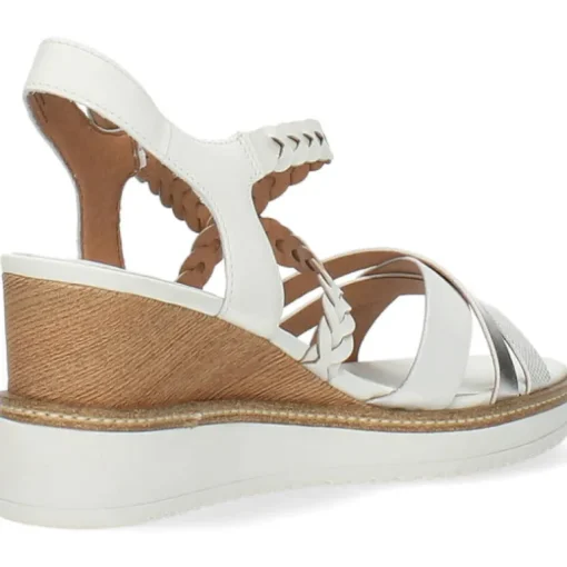 Witte sandalen