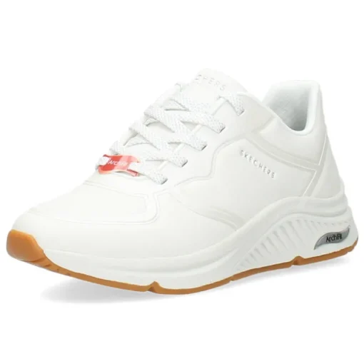 Witte sneakers