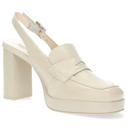 Beige mocassins op hak