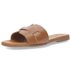 Cognac slippers