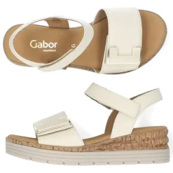 Crème kleurige sandalen