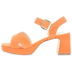 Oranje sandalen