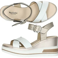 Witte sandalen