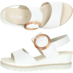 Witte sandalen