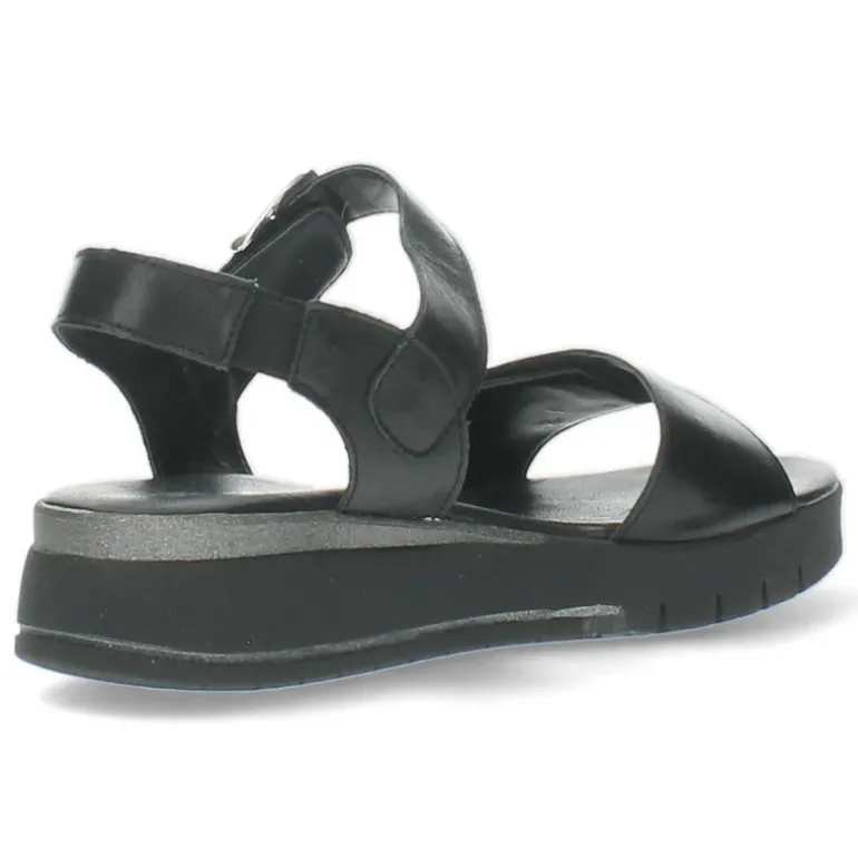Witte sandalen