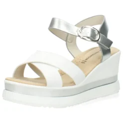 Witte sandalen