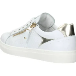 Witte sneakers