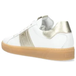 Witte sneakers