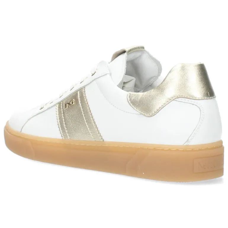 Witte sneakers
