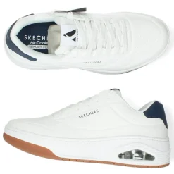 Witte sneakers