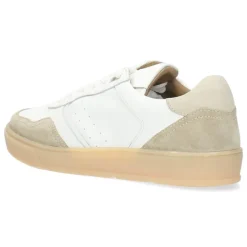 Witte sneakers