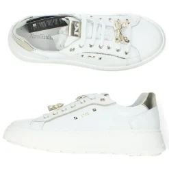 Witte sneakers