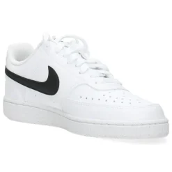 Witte sneakers