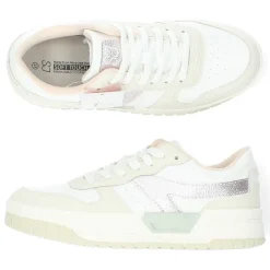 Witte sneakers