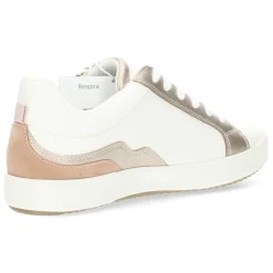 Witte sneakers