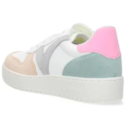 Witte sneakers