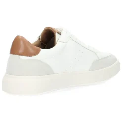 Witte sneakers