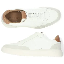 Witte sneakers