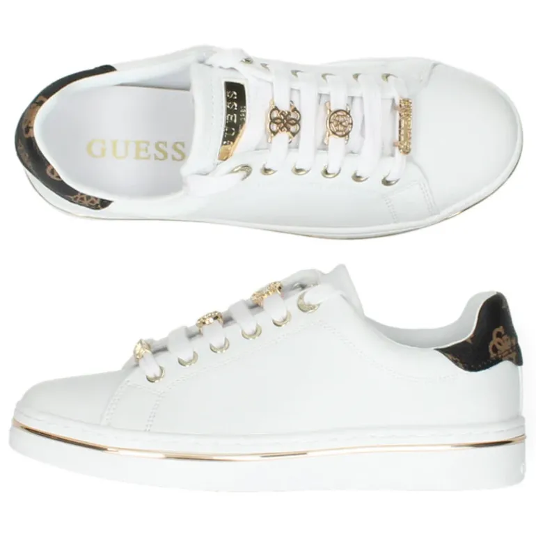 Witte sneakers