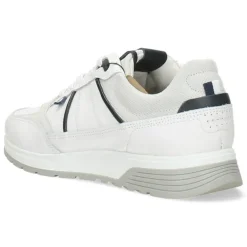 Witte sneakers