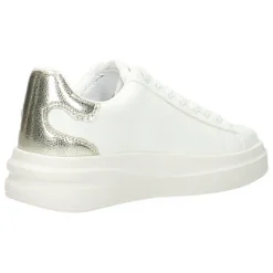 Witte sneakers