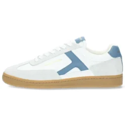 Witte sneakers