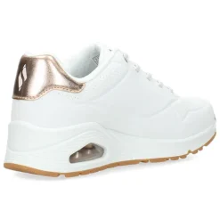 Witte sneakers