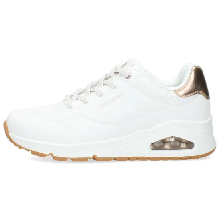 Witte sneakers