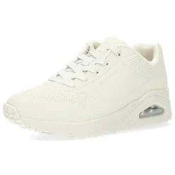 Witte sneakers