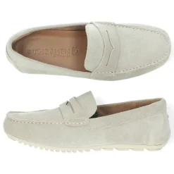 Zandkleurige mocassins