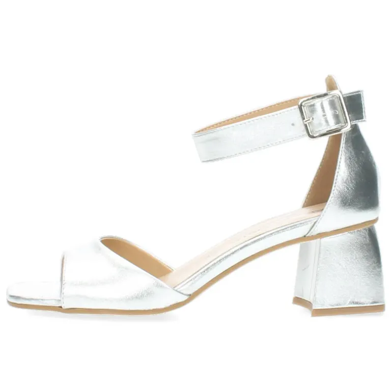 Zilveren sandalen